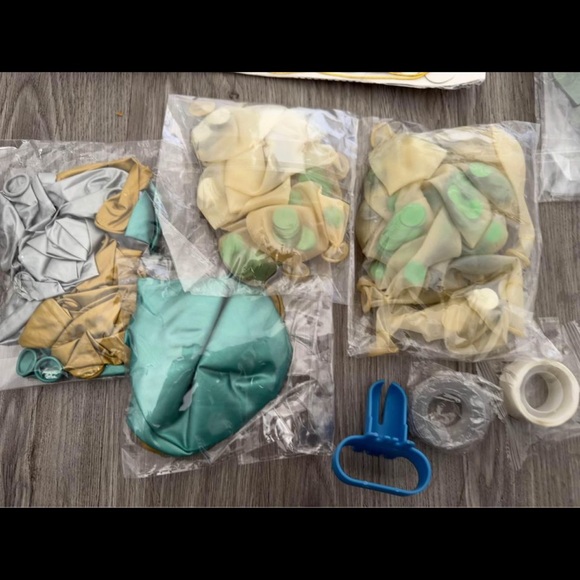 “Oh Baby” BNIP Party Decoration Lot - Picture 2 of 5